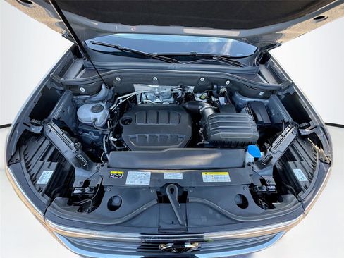 Used 2024 Volkswagen Atlas Cross Sport SEL image 29