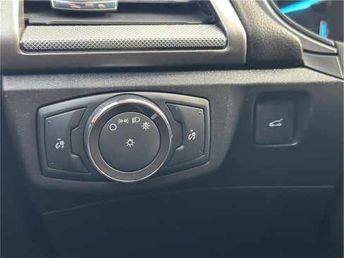 Used 2018 Ford Fusion SE image 27