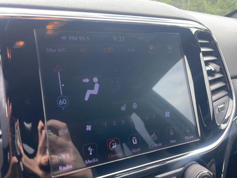 Used 2019 Jeep Grand Cherokee Limited RWD image 23
