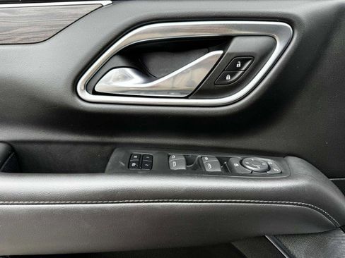 Used 2021 Chevrolet Suburban Z71 image 21