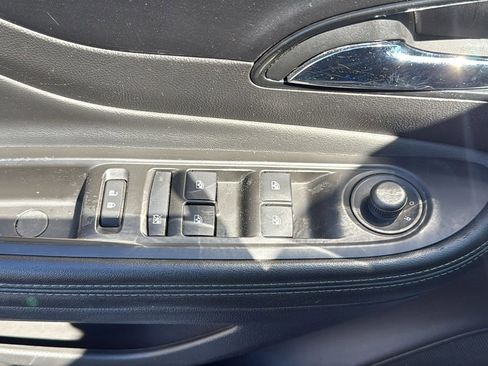 Used 2018 Buick Encore Essence AWD/4WD image 12