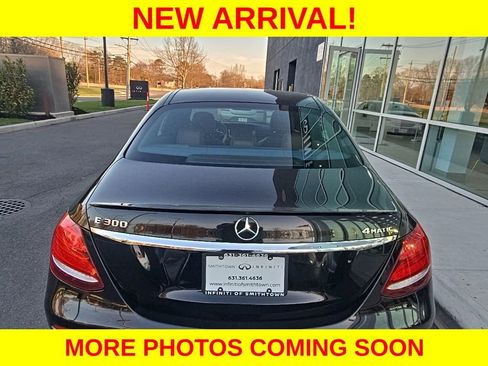 Used 2018 Mercedes-Benz E 300 4MATIC image 5