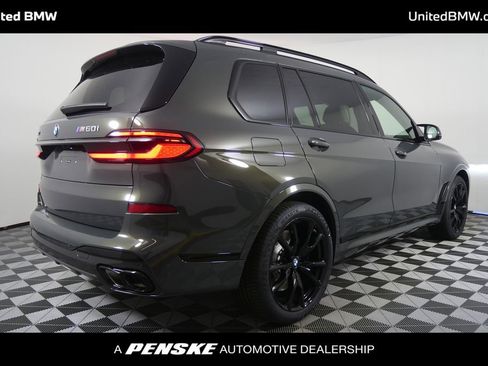 New 2026 BMW X7 M60i image 3