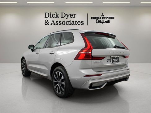 Certified 2025 Volvo XC60 B5 Plus image 4