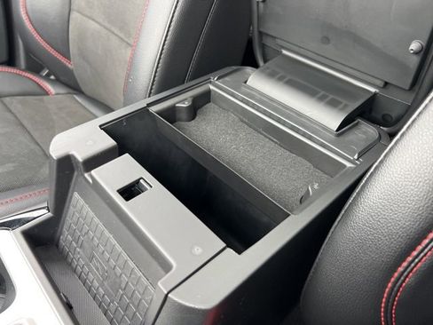 Certified 2023 Ford Explorer ST-Line w/ Class IV Trailer Tow Package image 18