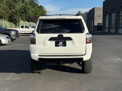 Used 2019 Toyota 4Runner TRD Off-Road AWD/4WD image 11
