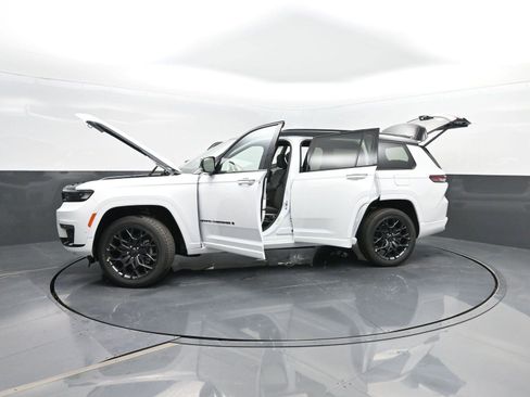 Used 2025 Jeep Grand Cherokee L Summit image 54