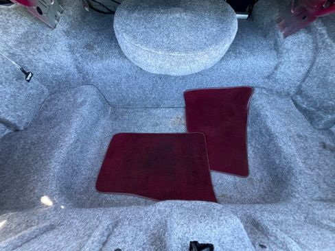 Used 1990 Lincoln Town Car image 64