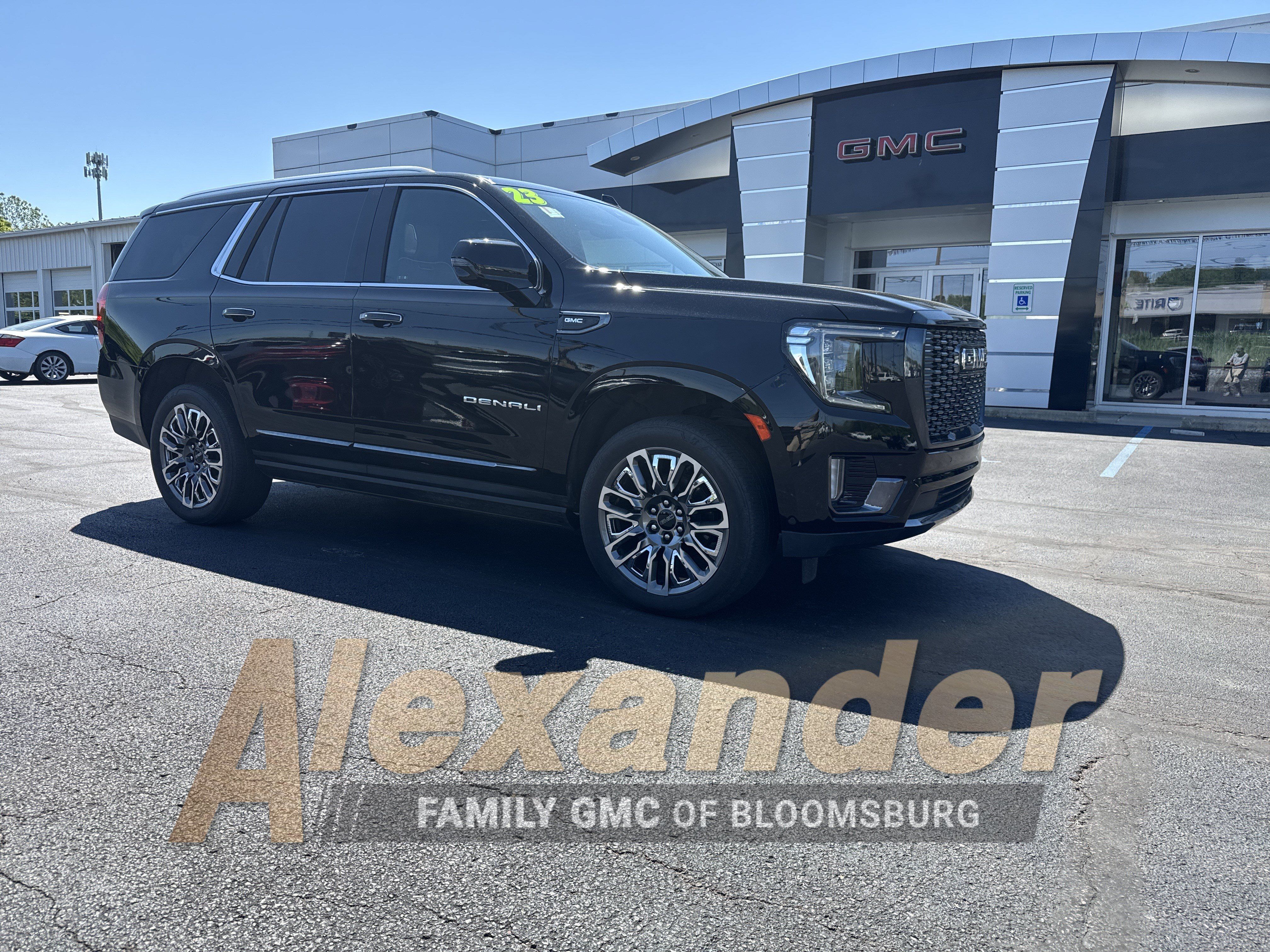 Used 2023 GMC Yukon Denali Ultimate AWD/4WD image 1