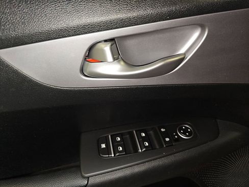 Used 2023 Kia Forte LXS w/ LXS Technology Package image 29