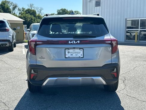 Used 2025 Kia Seltos S FWD image 6