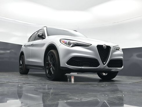 Used 2020 Alfa Romeo Stelvio w/ Nero Edizione RWD image 43