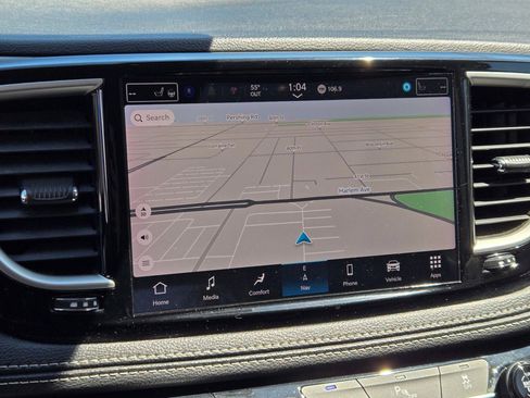 Used 2024 Chrysler Pacifica Limited FWD image 25
