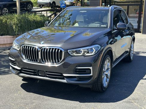 Used 2022 BMW X5 xDrive40i w/ Executive Package AWD/4WD image 4