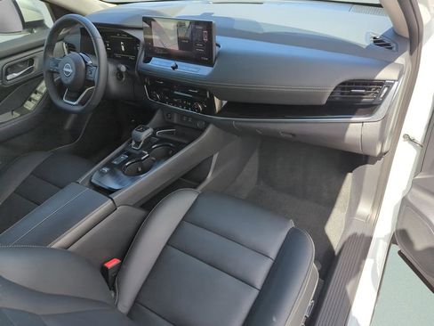 Certified 2024 Nissan Rogue SL FWD image 19
