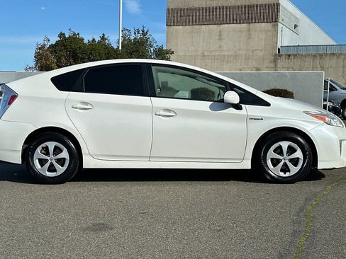 Used 2015 Toyota Prius Two image 6