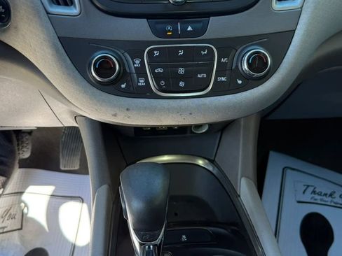 Used 2022 Chevrolet Malibu LT image 12