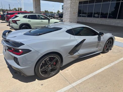Used 2024 Chevrolet Corvette Stingray Preferred Cpe w/ Z51 Performance Package RWD image 3