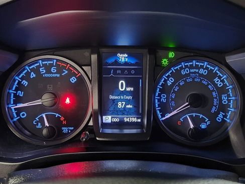 Used 2021 Toyota Tacoma TRD Sport w/ Technology Package image 35