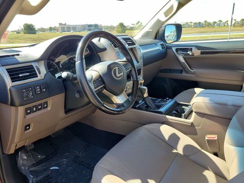 Used 2021 Lexus GX 460 Premium w/ Premium Package image 19