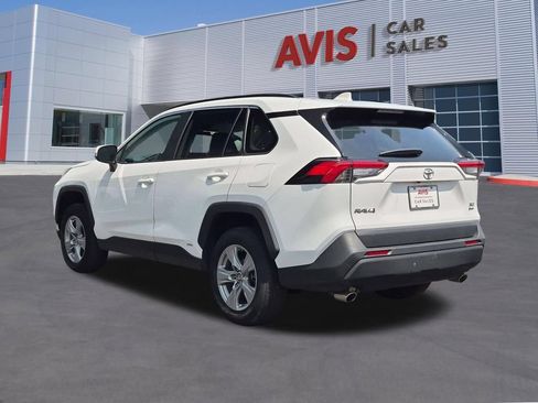 Used 2025 Toyota RAV4 XLE AWD/4WD image 9