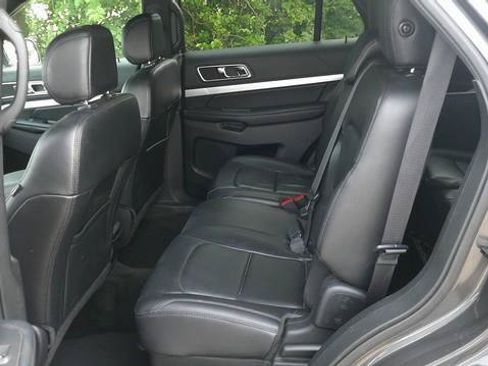 Used 2016 Ford Explorer XLT w/ Equipment Group 202A AWD/4WD image 9