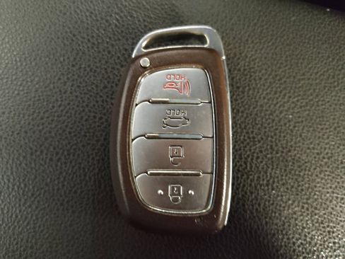 Used 2018 Hyundai Elantra Value Edition w/ Cargo Package image 32