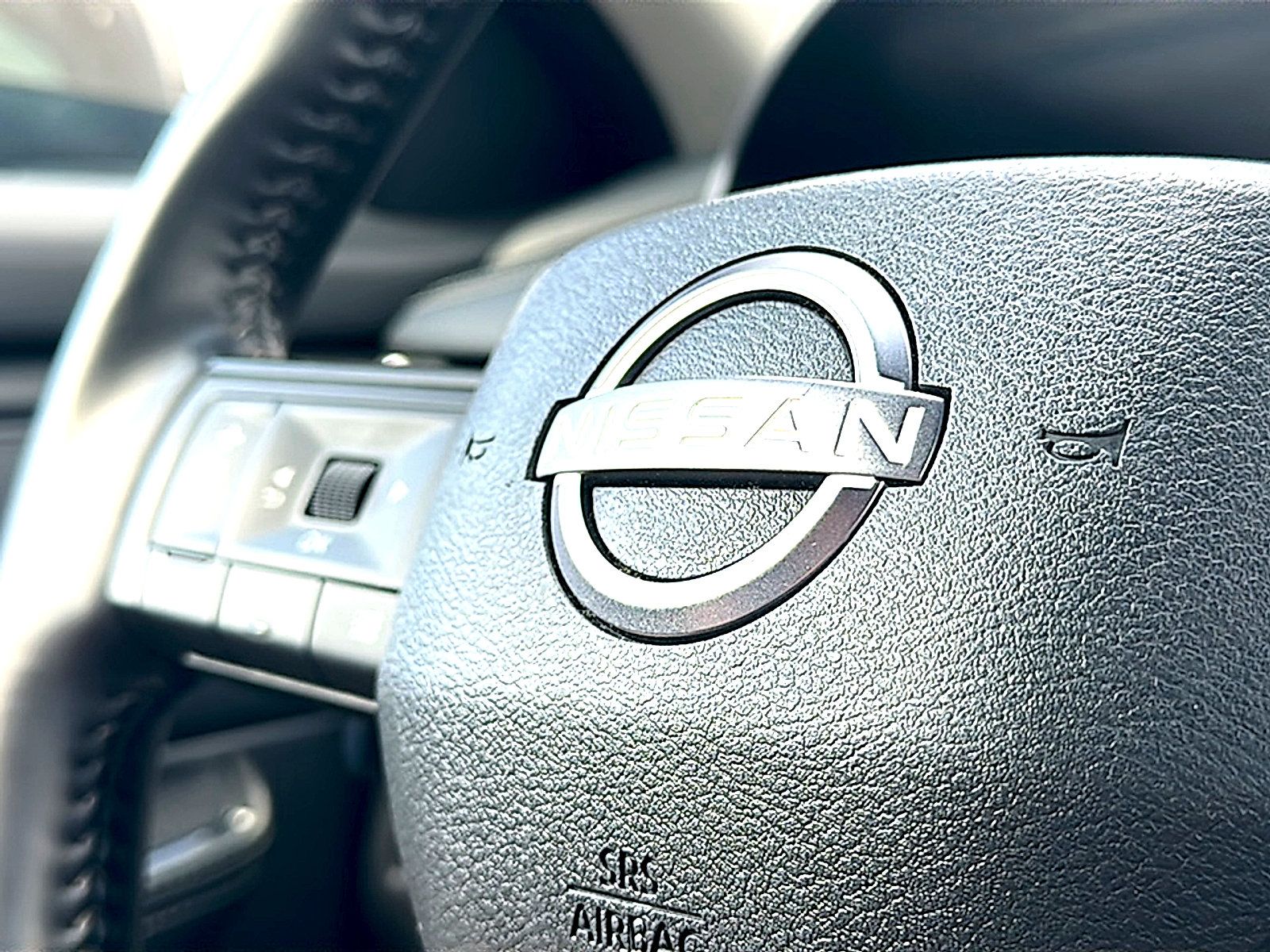 Used 2025 Nissan Rogue SV FWD image 32