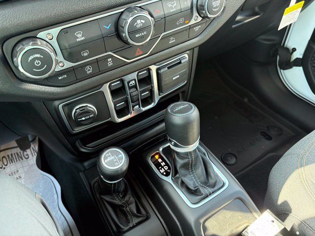 New 2026 Jeep Gladiator Sport AWD/4WD image 18
