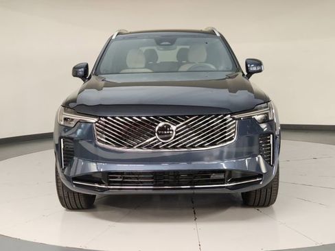 New 2026 Volvo XC90 B5 Core image 9