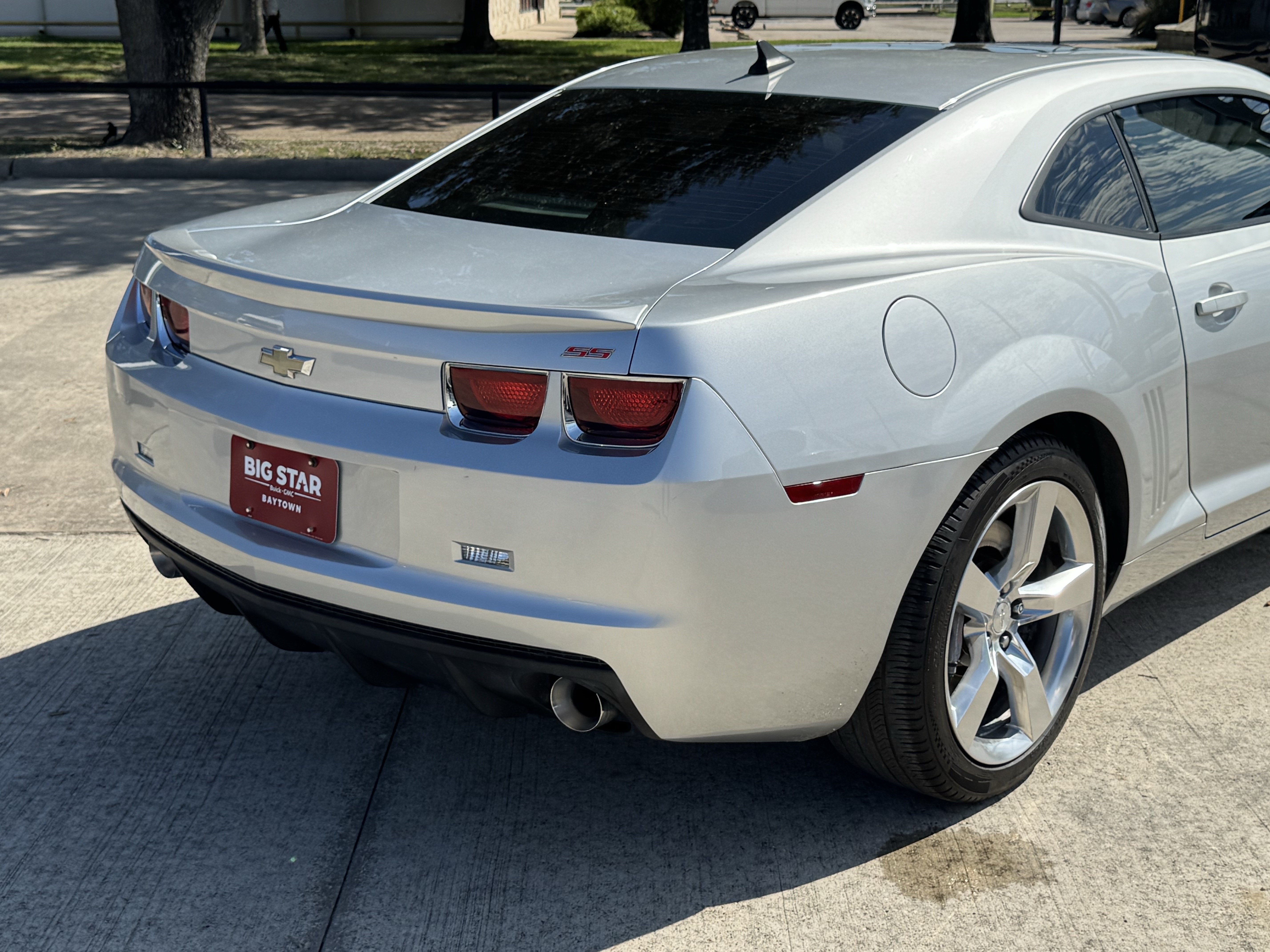 Used 2010 Chevrolet Camaro SS w/ RS Package RWD image 7
