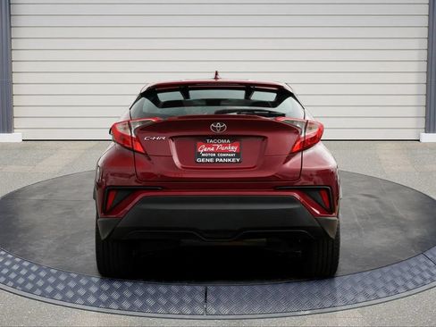 Used 2018 Toyota C-HR XLE FWD image 6
