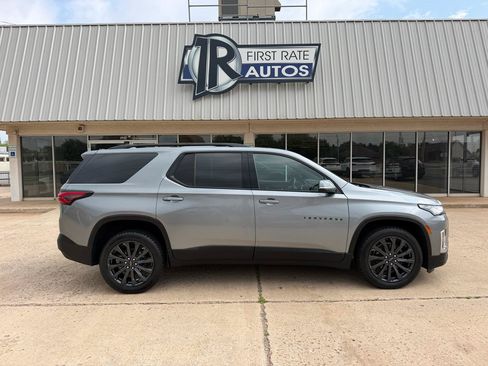 Used 2023 Chevrolet Traverse RS FWD image 9