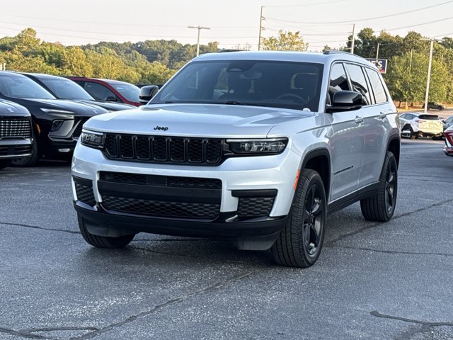 Used 2023 Jeep Grand Cherokee L Laredo AWD/4WD image 14