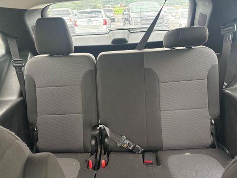 Used 2019 Chevrolet Traverse LT FWD image 15