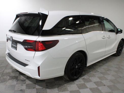Used 2025 Honda Odyssey Sport-L image 29