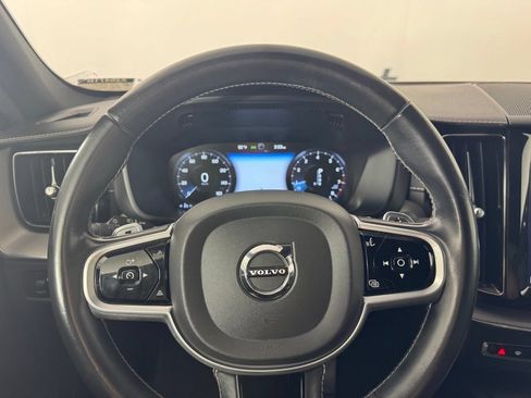 Used 2020 Volvo XC60 T5 R-Design AWD/4WD image 15