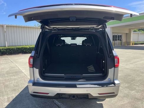 Used 2020 Lincoln Navigator L Reserve w/ Luxury Package AWD/4WD image 10