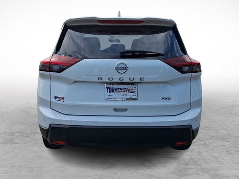 Used 2025 Nissan Rogue SV AWD/4WD image 4