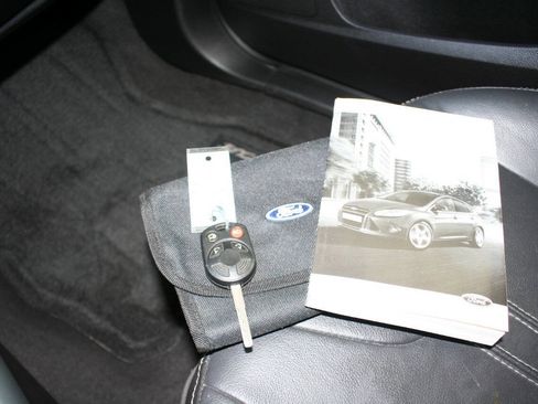 Used 2014 Ford Focus SE w/ Equipment Group 201A FWD image 26