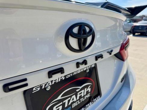 Used 2019 Toyota Camry XSE image 7