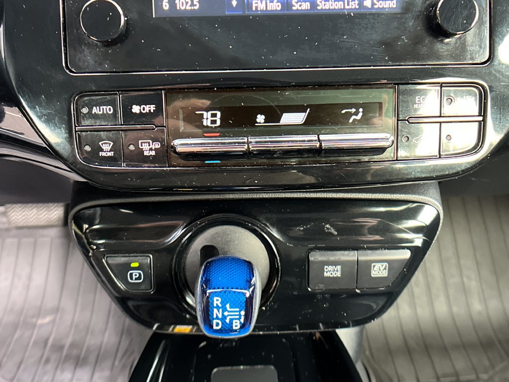 Used 2019 Toyota Prius XLE AWD/4WD image 17