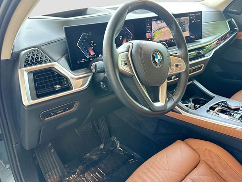 Certified 2025 BMW X7 xDrive40i w/ Premium Package AWD/4WD image 9