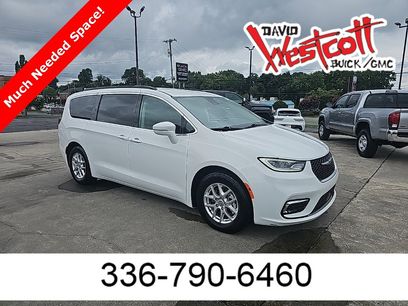 Used 2022 Chrysler Pacifica Touring-L