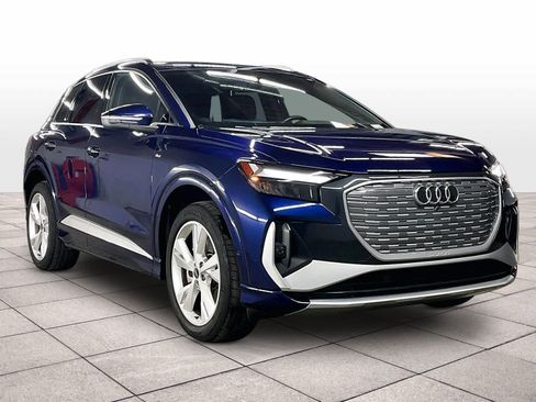 Used 2023 Audi Q4 e-tron Premium Plus w/ Premium Plus image 2