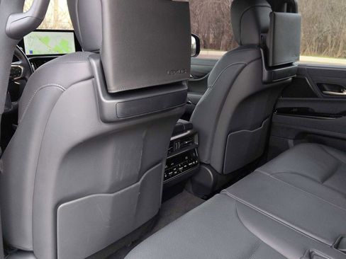 Used 2023 Lexus LX 600 4WD w/ Appearance Package image 18