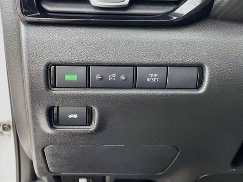 Used 2024 Nissan Sentra SV FWD image 14