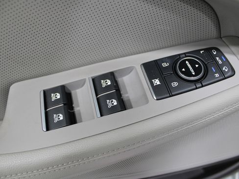 Used 2018 Genesis G80 3.8 w/ Option Group 02 image 7