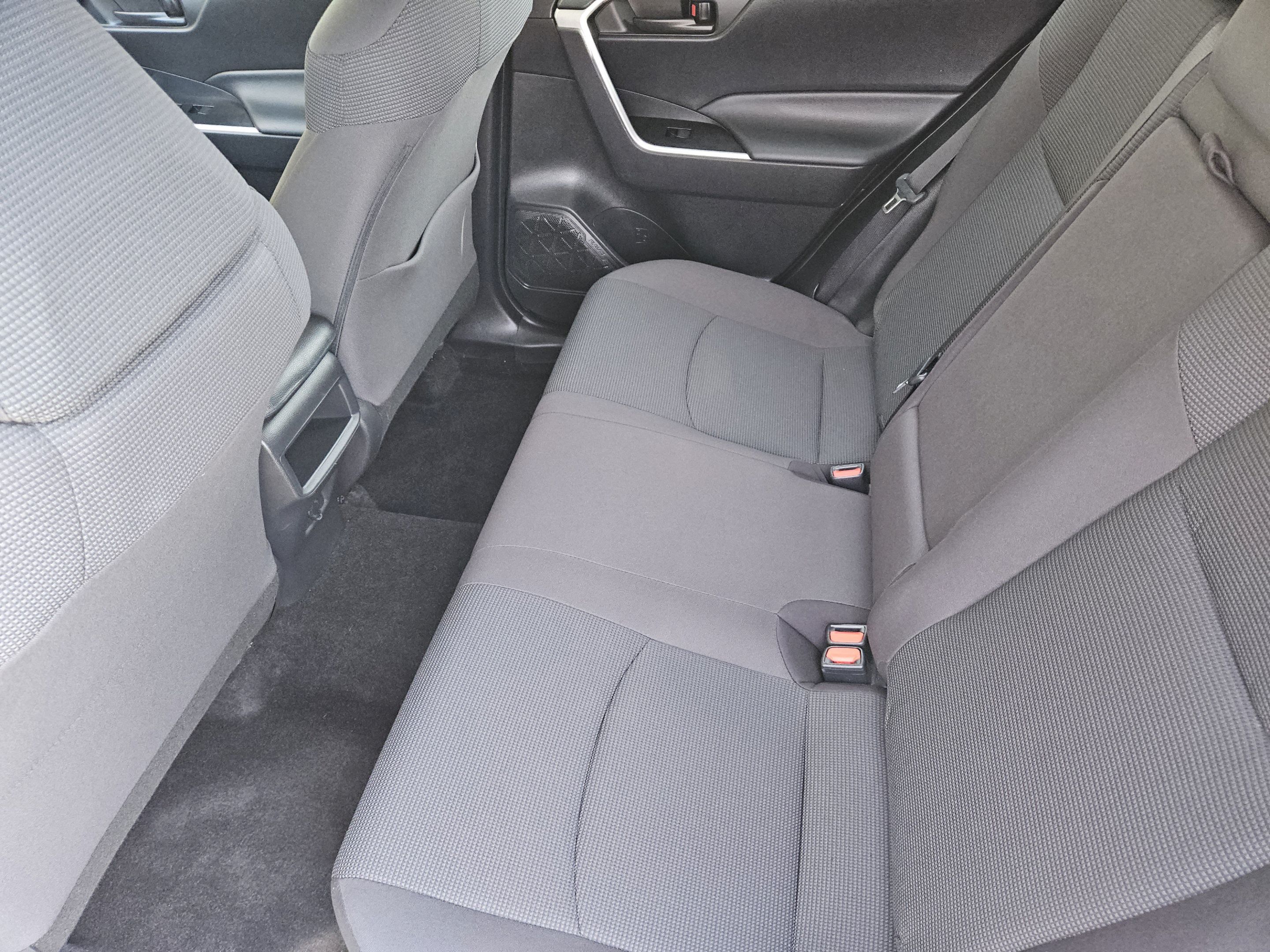 Used 2021 Toyota RAV4 LE AWD/4WD image 27