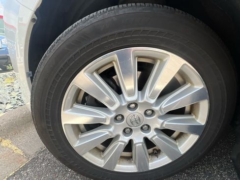 Used 2017 Toyota Sienna XLE w/ XLE Navigation Package AWD/4WD image 5
